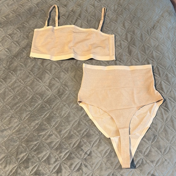 SKIMS SHEER SCULPT BANDEAU BRALETTE AND THONG SET MEDIUM - Picture 6 of 7